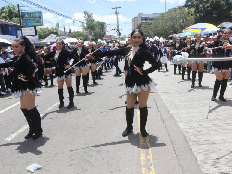 ¡Unas de las favoritas! Las bellas palillonas del Instituto Mixto Hibueras