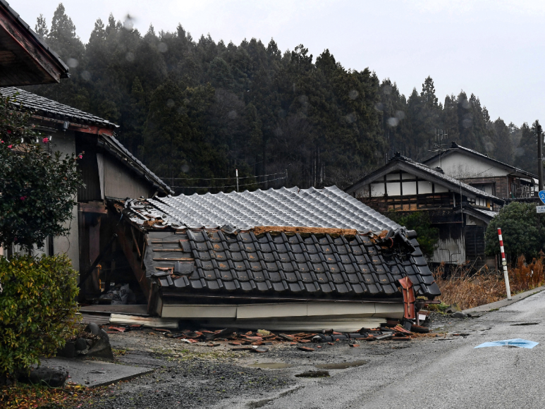 Nuevas réplicas de sismos en Japón; continúa la búsqueda de sobrevivientes