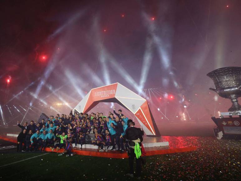 ¡Alegría Blaugrana! Así fue la celebración del Barcelona tras conquistar la Supercopa de España