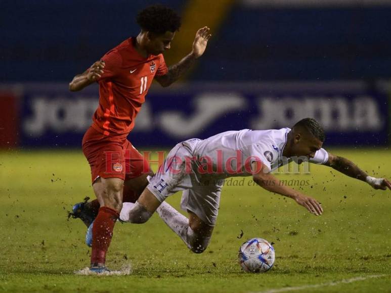 Pelea, técnico pierde el control y la H vuelve a ganar en el Olímpico: No se miró en TV en el Honduras-Canadá