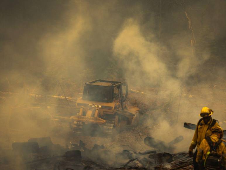 Imágenes del incendio catastrófico que arrasa el norte de California, EUA