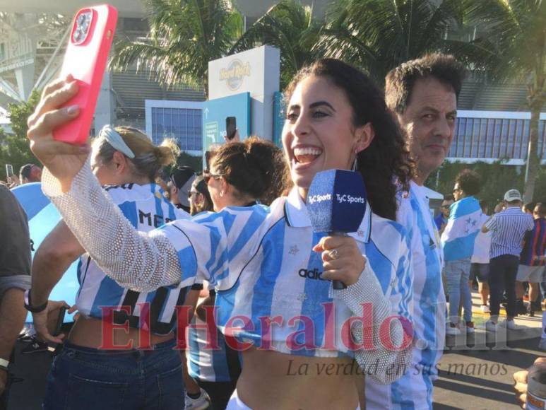 Ambientazo y emoción previo al partido de Honduras vs Argentina