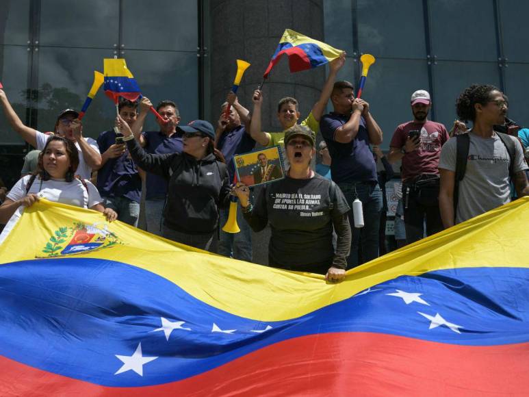 Oposición venezolana mantiene protestas, a pesar de las amenazas de cárcel de Maduro