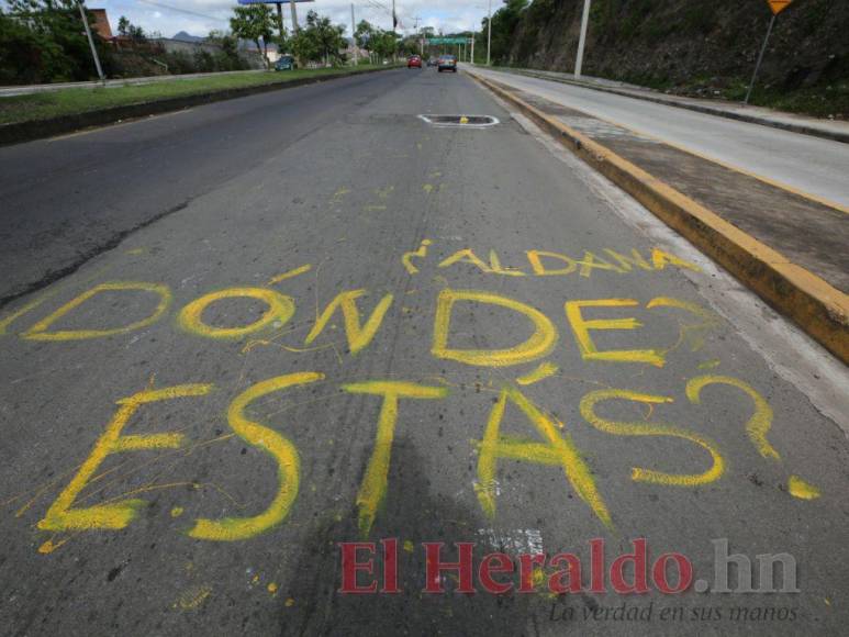 Con círculos blancos y mensajes, capitalinos exigen a la Alcaldía reparación de baches