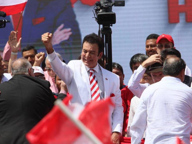 Así fue la juramentación de Salvador Nasralla en el Partido Liberal de Honduras