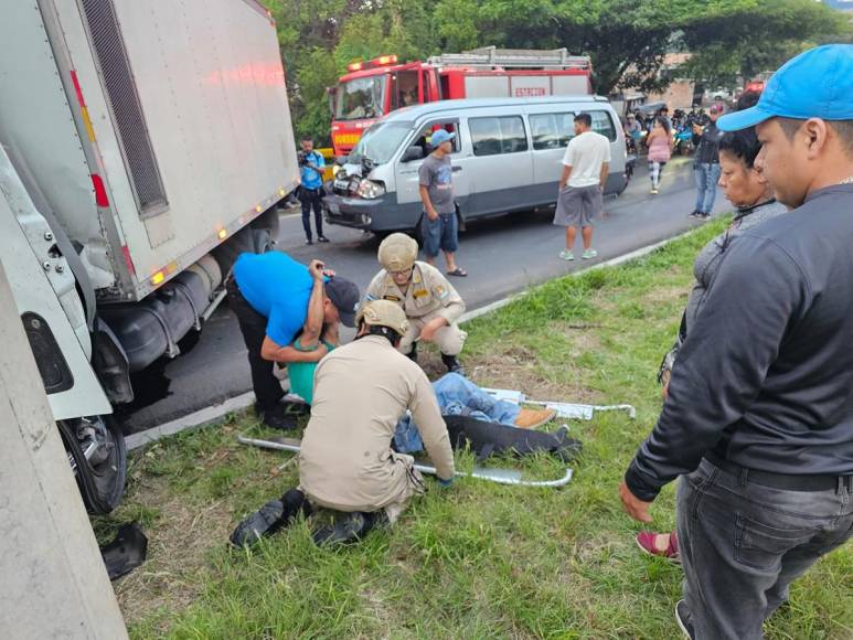 Tres heridos y largas filas tras accidente en bulevar Fuerzas Armadas