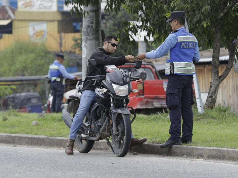 Prohibiciones y multas: normas de tránsito que todo motociclista debe saber en Honduras