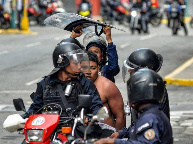 Oposición venezolana mantiene protestas, a pesar de las amenazas de cárcel de Maduro