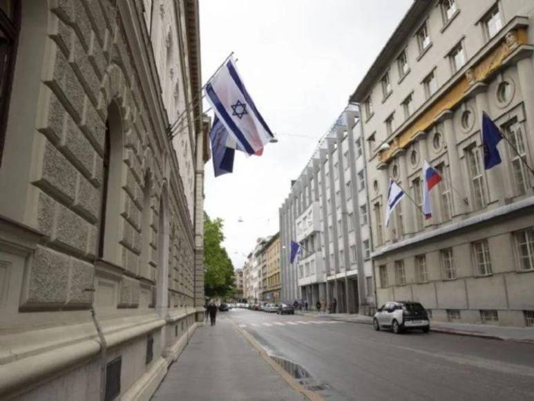 Monumentos famosos de varias ciudades del mundo se iluminan en apoyo a Israel