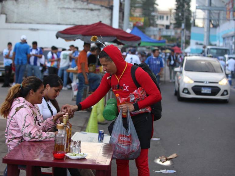 Máscaras, pintura y turquesa: Los aficionados más apasionados por la H