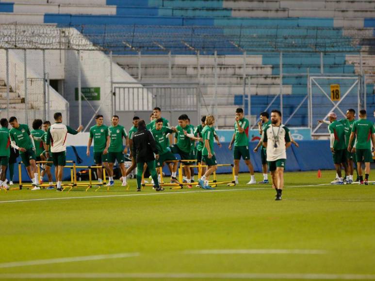 México alista las armas y conoce el Estadio Chelato Uclés de Honduras