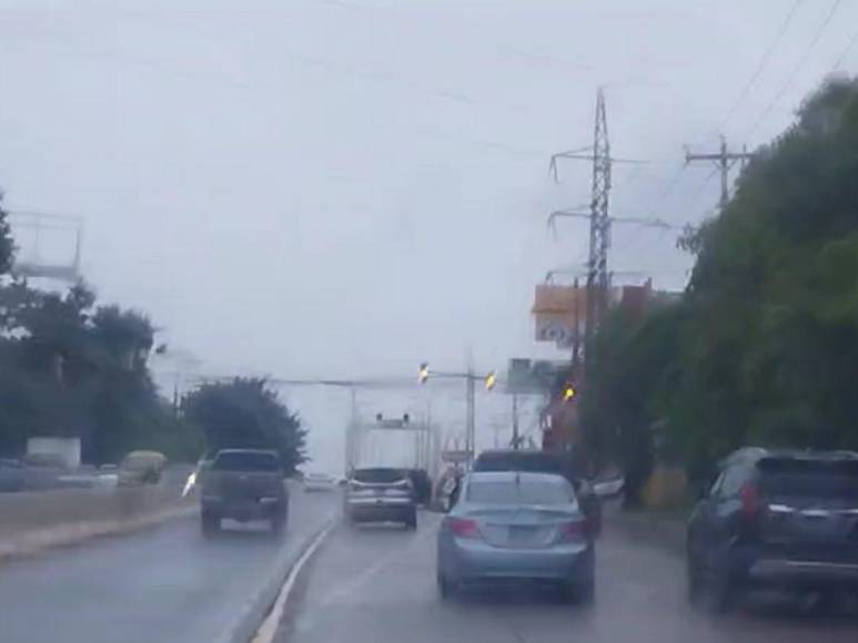 Intensas lluvias azotan la capital por efectos de tormenta tropical Alberto