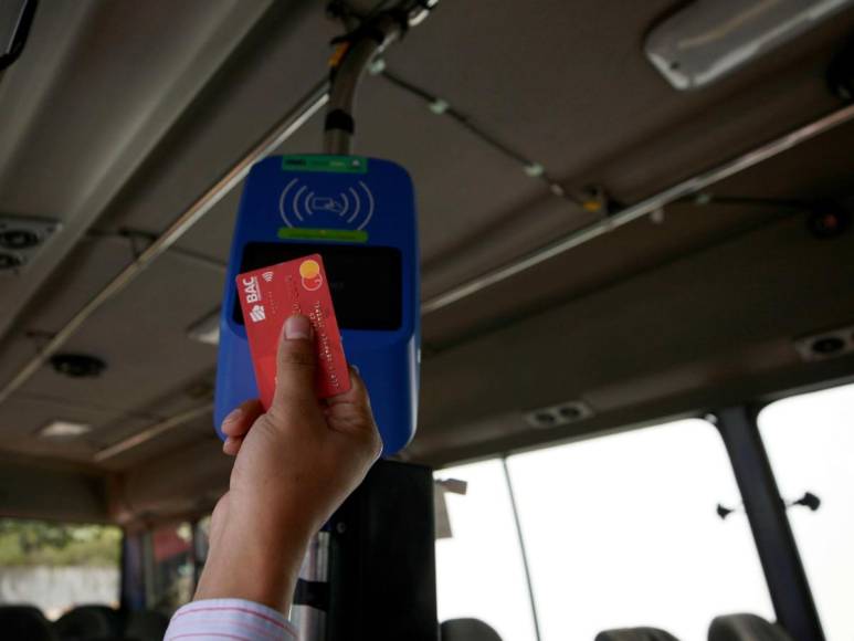 Fotos: Cámaras de reconocimiento facial y un sistema de vigilancia tendría los buses de la capital