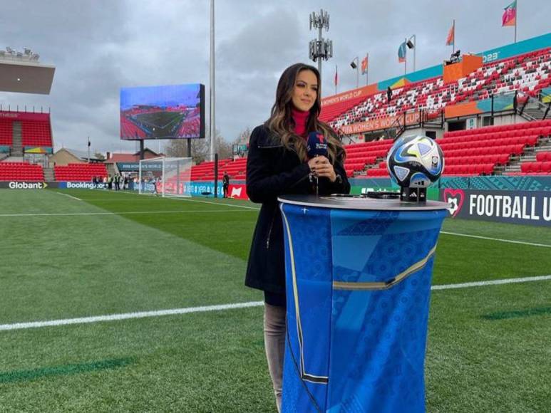 Rodeada de grandes figuras: Ana Jurka destaca dando cobertura al Mundial Femenino 2023