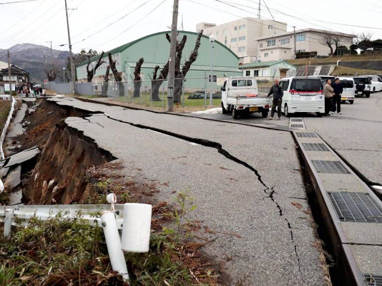 Daños, personas atrapadas y olas de tsunami: Más de 20 sismos sacuden Japón en Año Nuevo