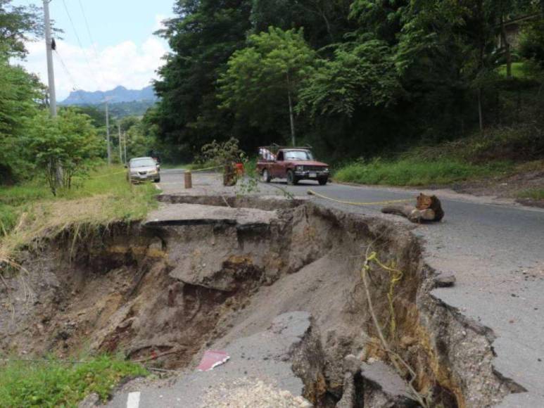 Inundaciones, desplazamientos y preparativos: Los primeros efectos del huracán Julia en Honduras