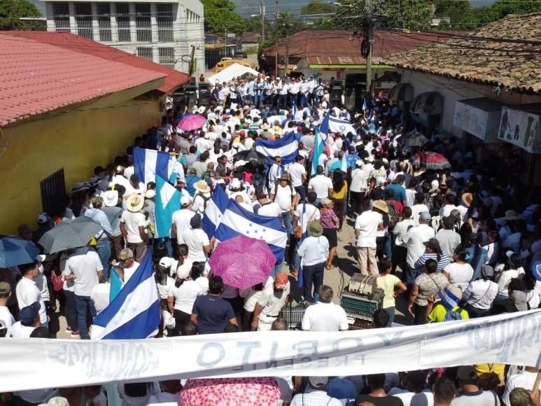 Olanchito dice ‘Libre nunca más’: imágenes de la marcha ‘Por Honduras’