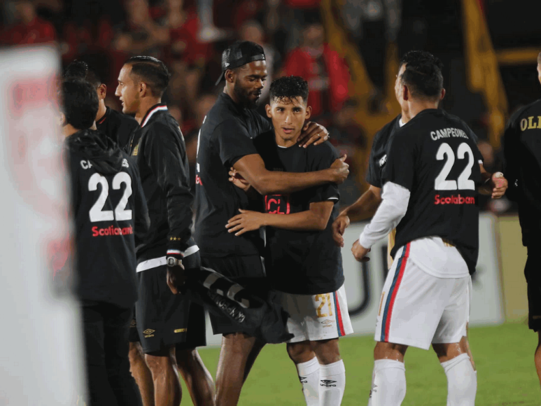 ¡Rey León! Imágenes del festejo de Olimpia tras ganar la Concacaf League 2022