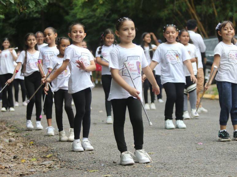 Con banda marcial y cuadro de palillonas, el Yave Nissi promete un espectáculo en los desfiles patrios