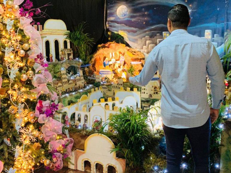 Creatividad y devoción en el nacimiento que destaca en el barrio El Chile de la capital