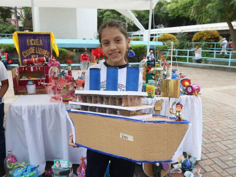 Creatividad y conciencia ambiental: así se desarrolla la Feria de Reciclaje de Escuelas Amigables con el Ambiente