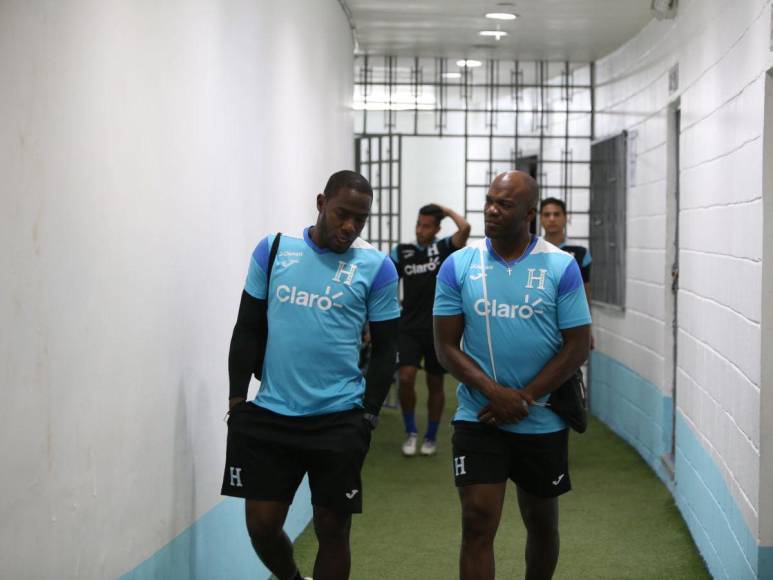 Del avión directo al estadio: Honduras prepara el duelo ante Granada en el “Chelato” Uclés