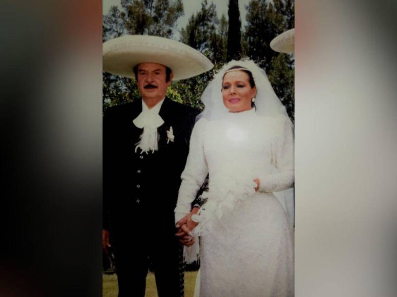 ¿Ángela Aguilar usó el vestido de bodas de su abuela? Esto se sabe