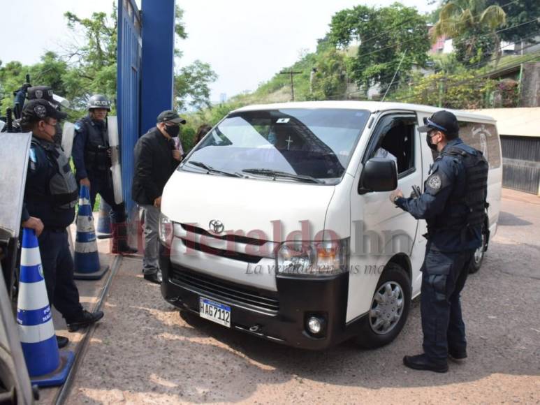 Así fue el traslado del cuerpo de Tito Montes Bobadilla ante la presencia de su madre en Los Cobras