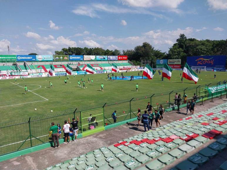 Así se vivió el ambiente de alegría en el Yankel Rossental para el encuentro de Marathón contra el Olimpia