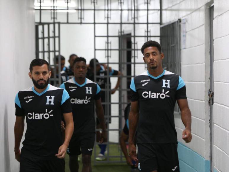 Del avión directo al estadio: Honduras prepara el duelo ante Granada en el “Chelato” Uclés