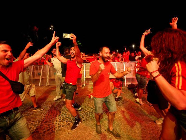 Algarabía y fuegos artificiales: así celebraron en España el triunfo en la Eurocopa 2024