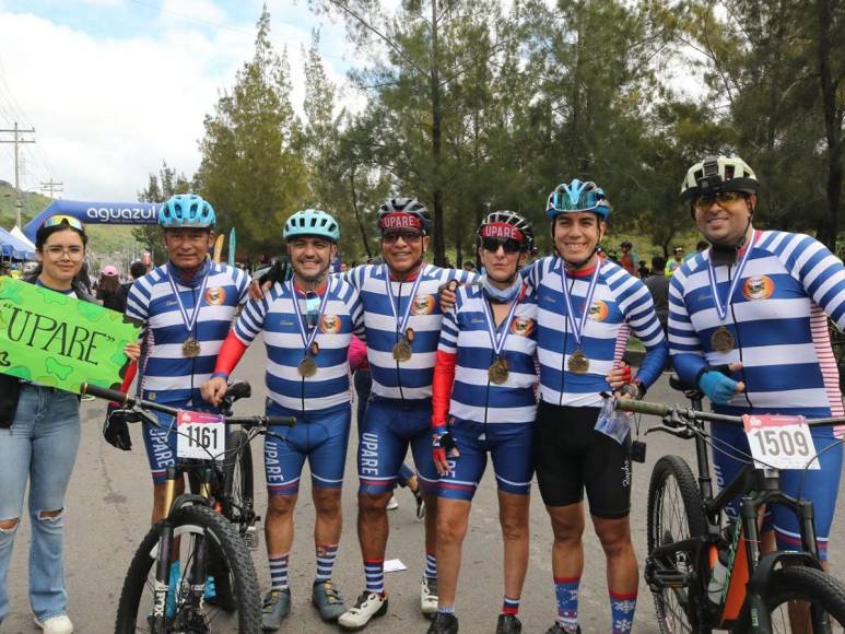 Jackelin Rock, la admirable abuelita de la Vuelta Ciclística