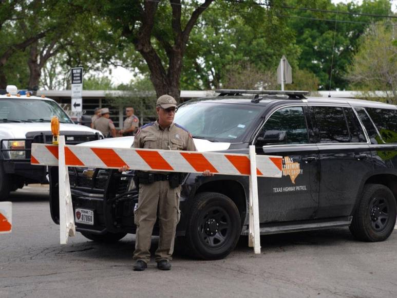 Terror, zozobra y dolor, lo que se sabe de la masacre que dejó 15 muertos en una escuela de Texas