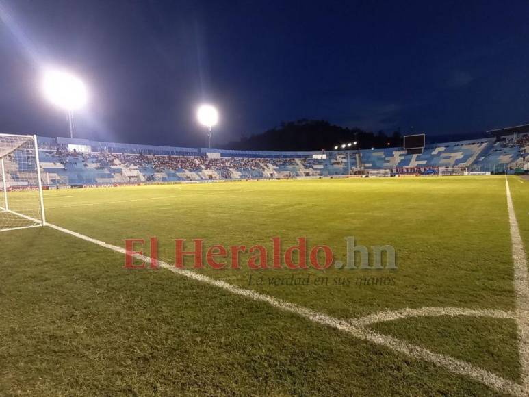 ¡Infierno blanco! Así se vive la previa del Olimpia-Municipal en el Chelato Uclés