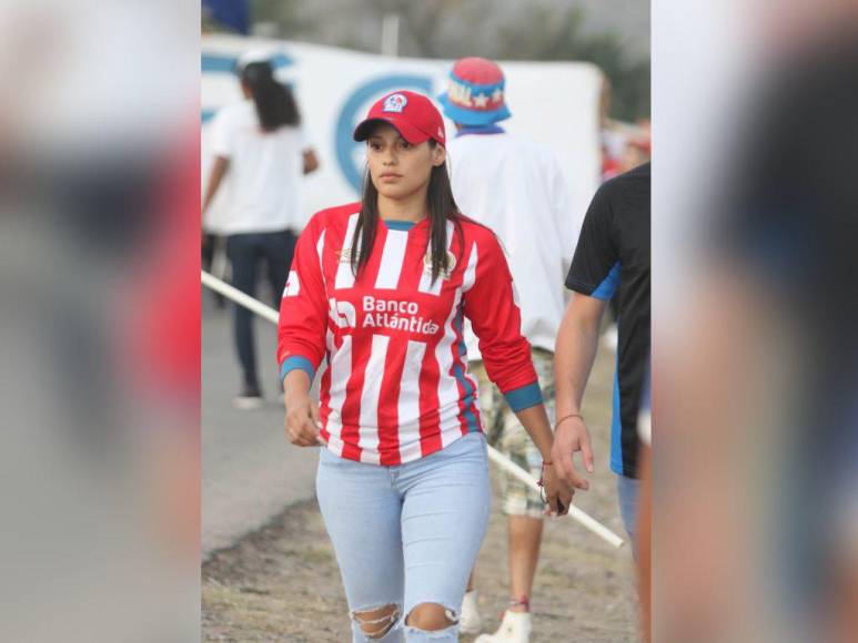 Las bellas aficionadas que llegaron al estadio Carlos Miranda para disfrutar del Olimpia vs Marathón