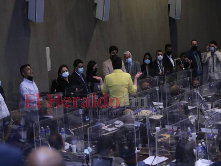 Dimes y diretes terminan con sesión del Congreso; Beatriz Valle asegura que fue porque propuso disminución de salarios (Fotos)