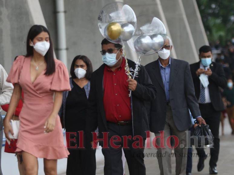 Con orgullo y emoción arrancó la segunda jornada de graduaciones de la UNAH