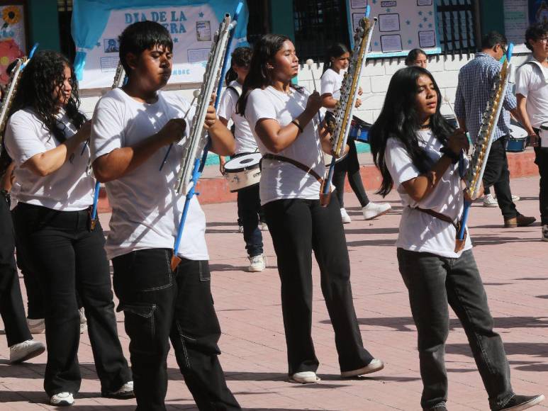 Con acrobacias y coreografía, banda del San Juan Bosco prepara espectáculo en desfiles