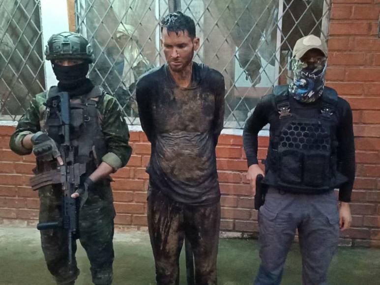 Rescatan en una mina a 49 personas secuestradas por narcos en Ecuador