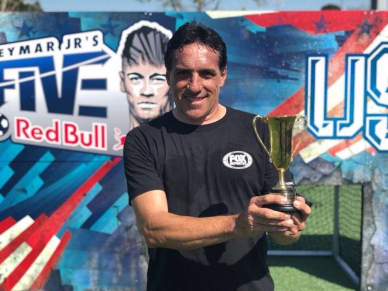 Exgoleador de Olimpia y Motagua, comentarista de deportes y entrenador: Así es la vida del uruguayo Álvaro Izquierdo