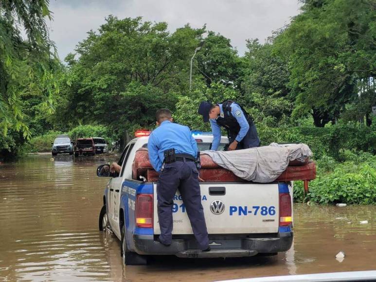 Fuertes inundaciones en la zona norte de Honduras por frente frío