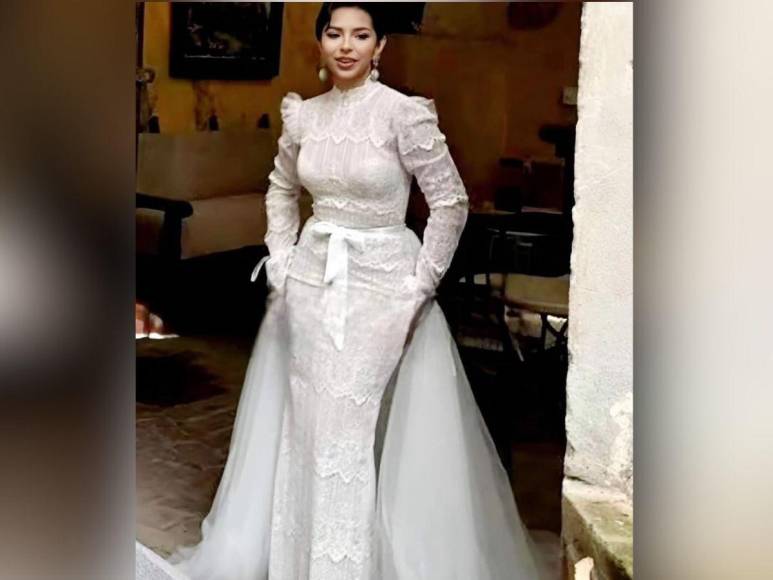 ¿Compró en AliExpress? El vestido de novia de Ángela Aguilar que causa revuelo