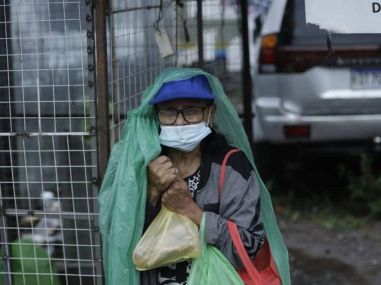 Fuertes lluvias oscurecen Tegucigalpa en pleno mediodía este martes