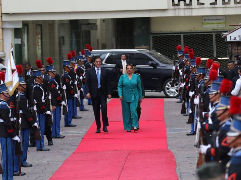 De turquesa, así luce la presidenta Xiomara Castro en las fiestas patrias 2024