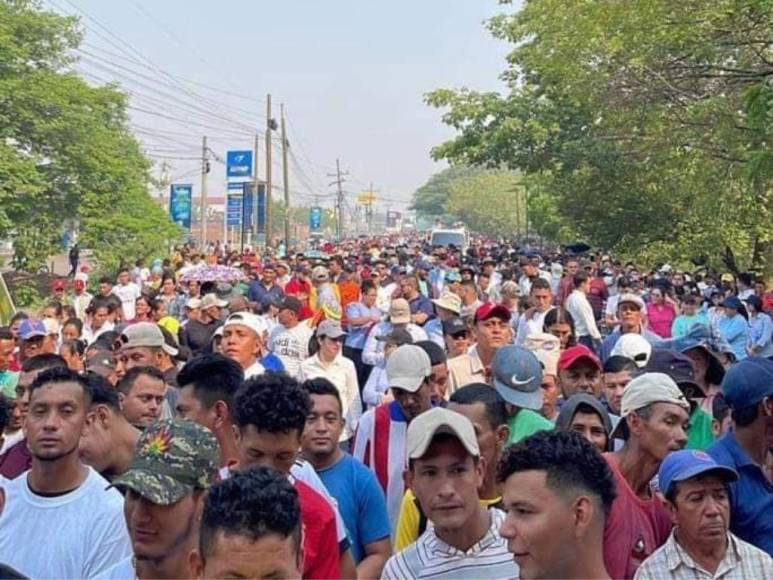 Obreros, profesionales y empleados en contra de la Ley de Reforma Tributaria: las imágenes que dejó la marcha en Choluteca