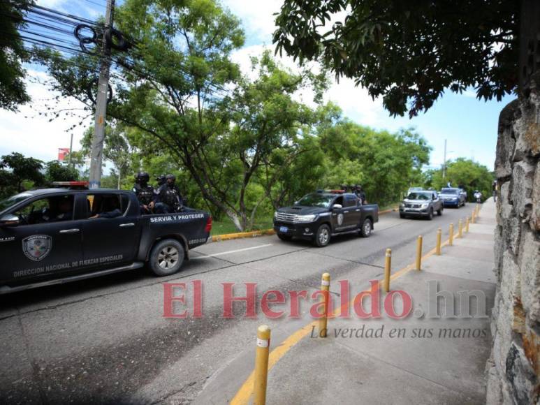 Bajo fuerte resguardo policial y en caravana: Así fue el traslado de Michael Derringer Powery a la CSJ