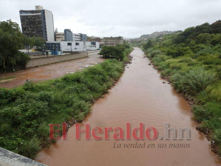 Temor e incertidumbre en la capital ante amenaza de huracán Julia (FOTOS)