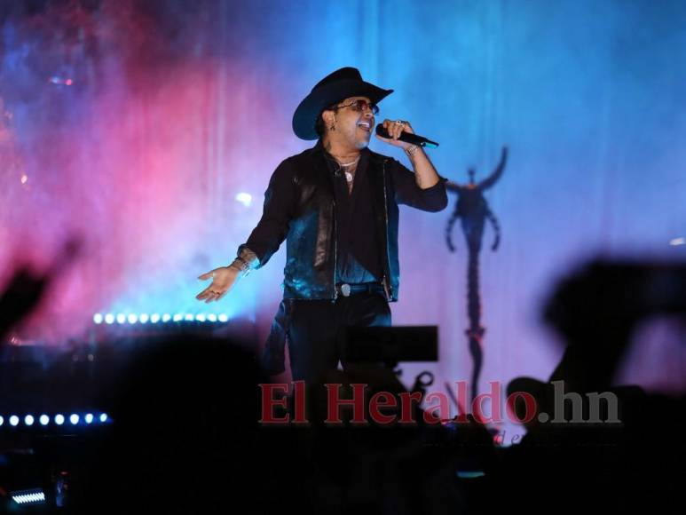 Las mejores fotos de Christian Nodal durante su concierto en Honduras