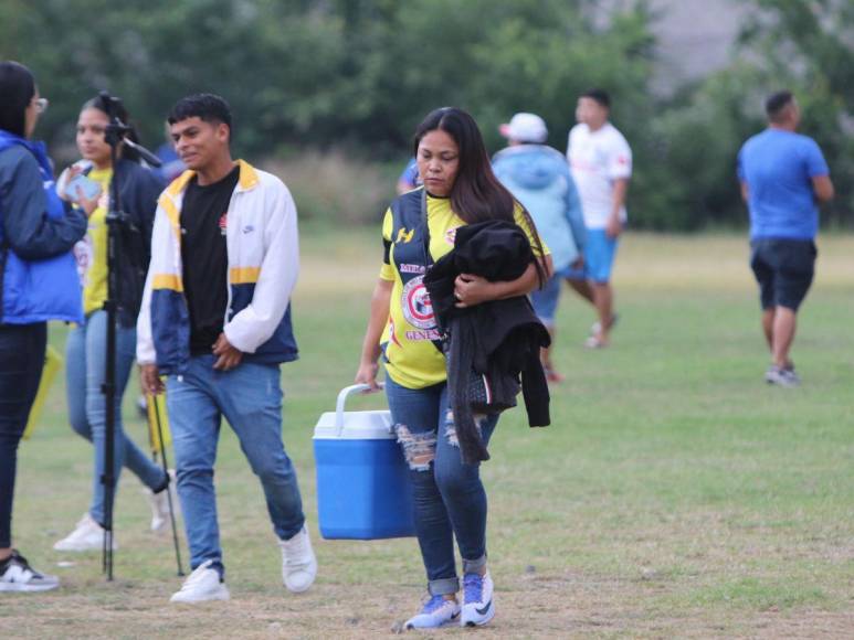 ¡Estadio dividido! Así se vive el ambiente del Olimpia-Génesis por la ida