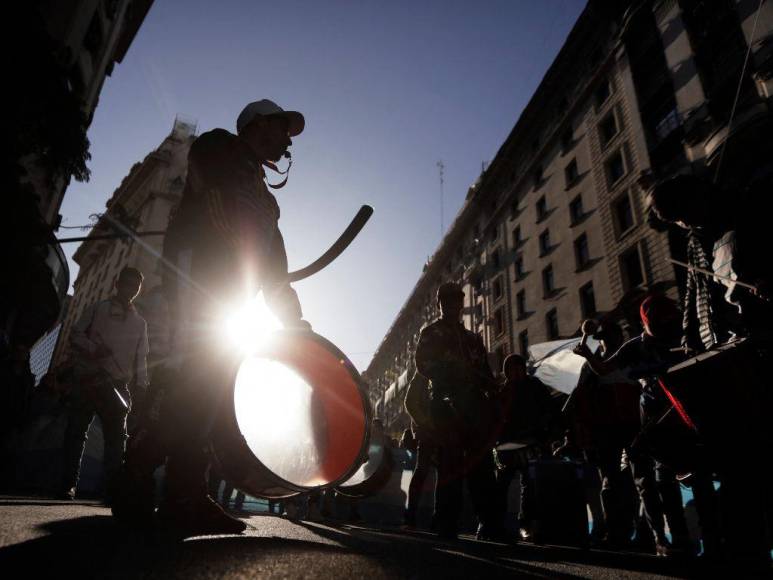 FOTOS: Argentinos salen a las calles para condenar ataque contra Cristina Kirchner